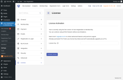 Page screenshot: User Registration & Membership &rarr; Settings &rarr; 
									
										
  

									
									
										
											License										
										
											
										
									
								
